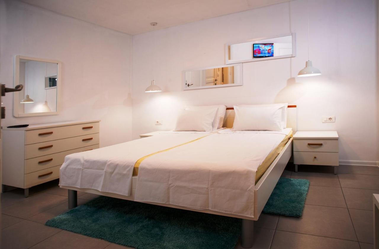 Crystal Deluxe Apartment โรวีน ภายนอก รูปภาพ
