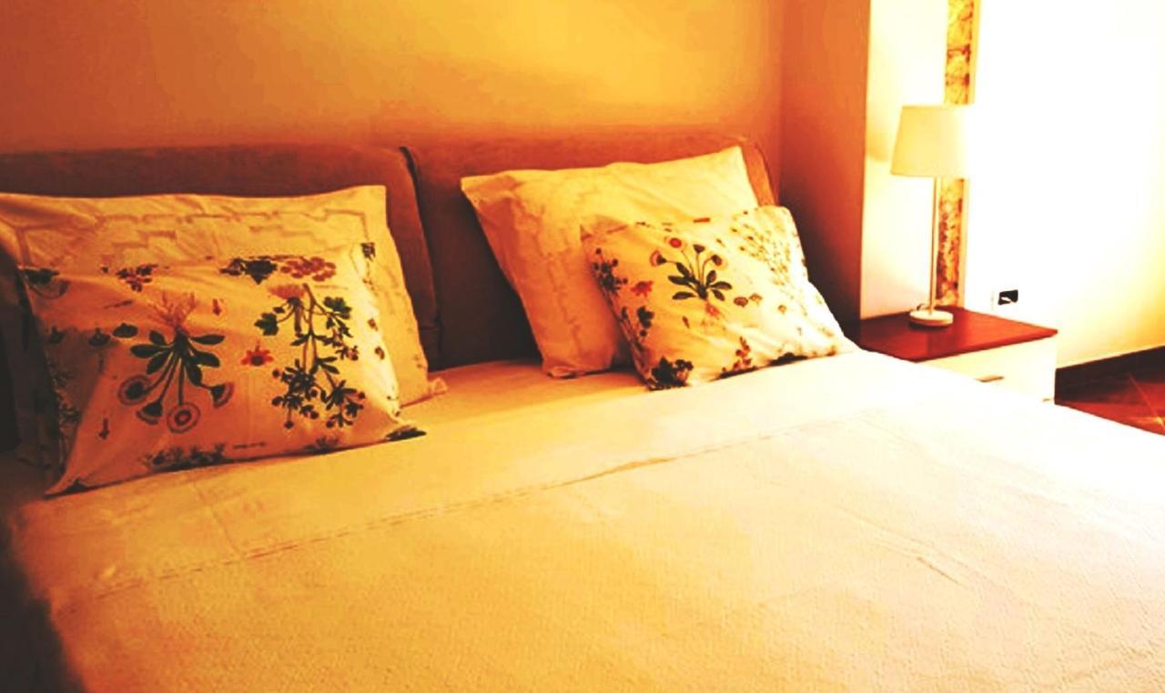 Crystal Deluxe Apartment โรวีน ภายนอก รูปภาพ