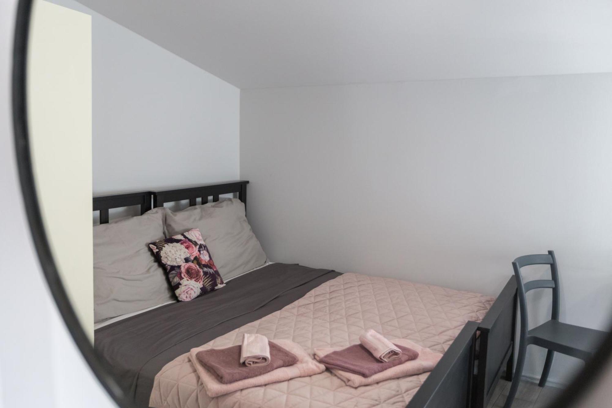 Crystal Deluxe Apartment โรวีน ภายนอก รูปภาพ